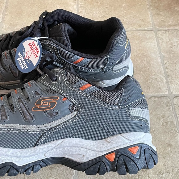 Skechers Men's Gray Athletic Shoes, New with Tags, size 10.5 W - Picture 2 of 7